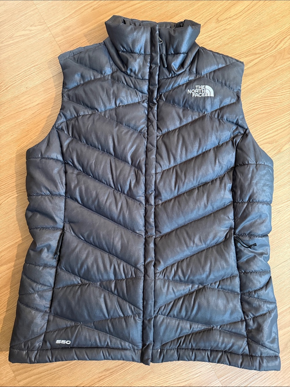The North Face 550 Women's Black Chevron Quilted Down Insulated Vest